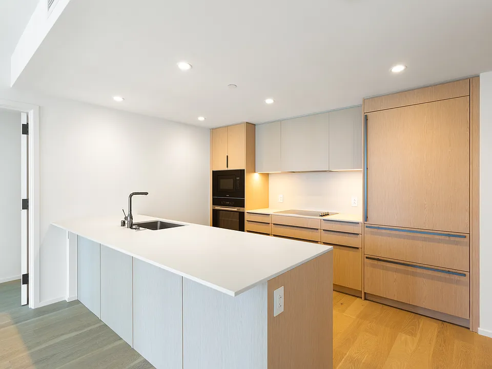 333 Ward Ave #1204