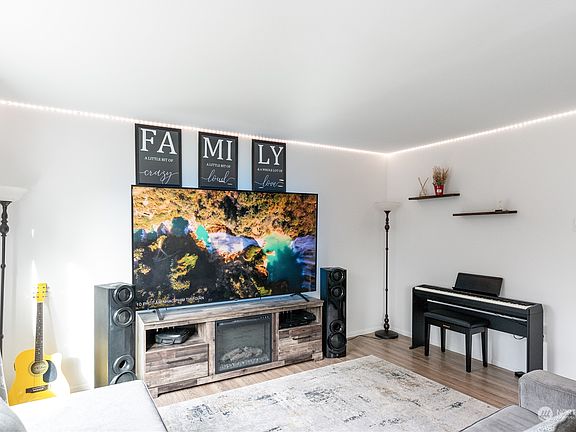 3rd image of 18608 117th Avenue Ct E