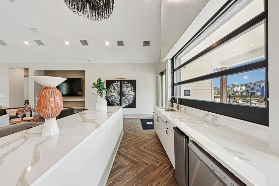 Everstead Windrose Clubhouse Kitchen