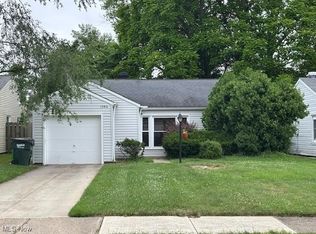 1386 Eastwood Ave, Mayfield Heights, OH 44124