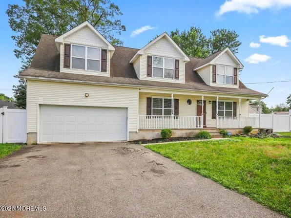 18 4th Ave, Toms River, NJ 08757