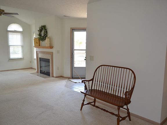 3rd image of 377 Windemere Cir