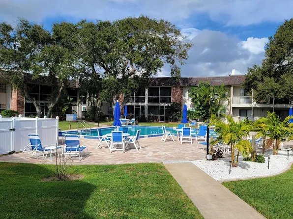 3800 Saxon Dr #480, New Smyrna Beach, FL 32169