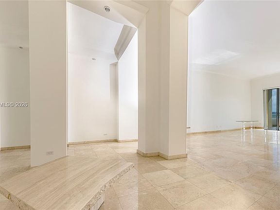4th image of 808 Brickell Key Dr APT 404