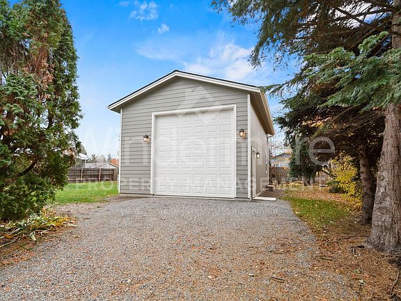 2nd image of 1918 E Sundance Dr