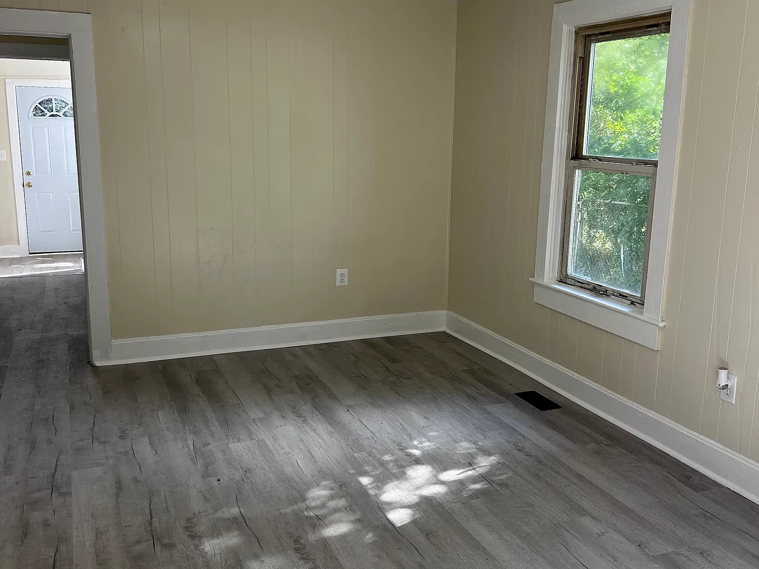 3 bed, 750 sqft, $2,200 — Photo 3