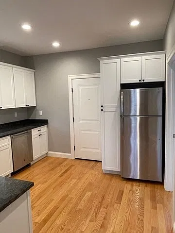 2 bed, 1.0 bath, 800 sqft, $2,500 — Photo 3