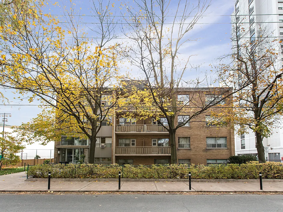 Building Photo 4