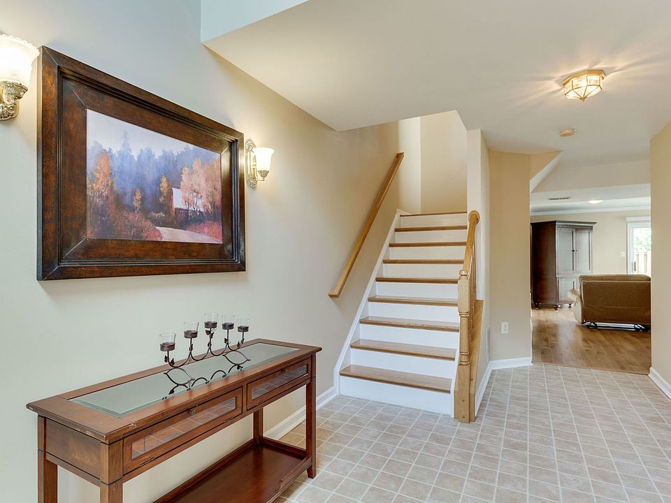 2nd image of 11068 Doubleday Ln