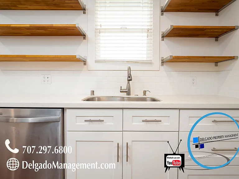 2425 Alameda St — Photo 8