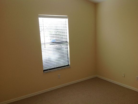 2nd image of 142 SW South Wakefield Cir