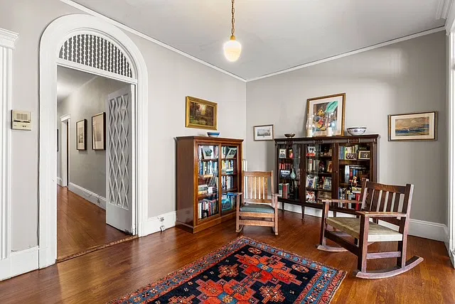 3 bed, 9999 sqft, $8,900 — Photo 4