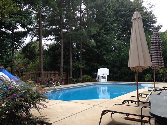 Heated Saltwater Pool