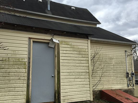 5th image of 624 W Adams St