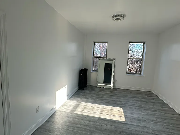 1934 University Ave #1 — Photo 4