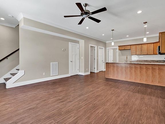 4th image of 1724 Arbor Hills Dr SE #10