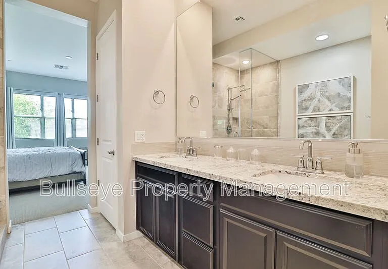 2152 N 141st Ave — Photo 35