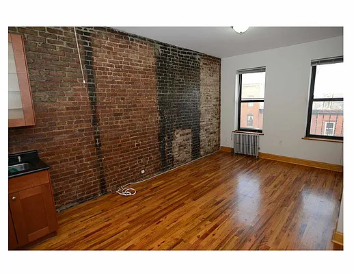 Rented by City Barn Realty Inc | media 15