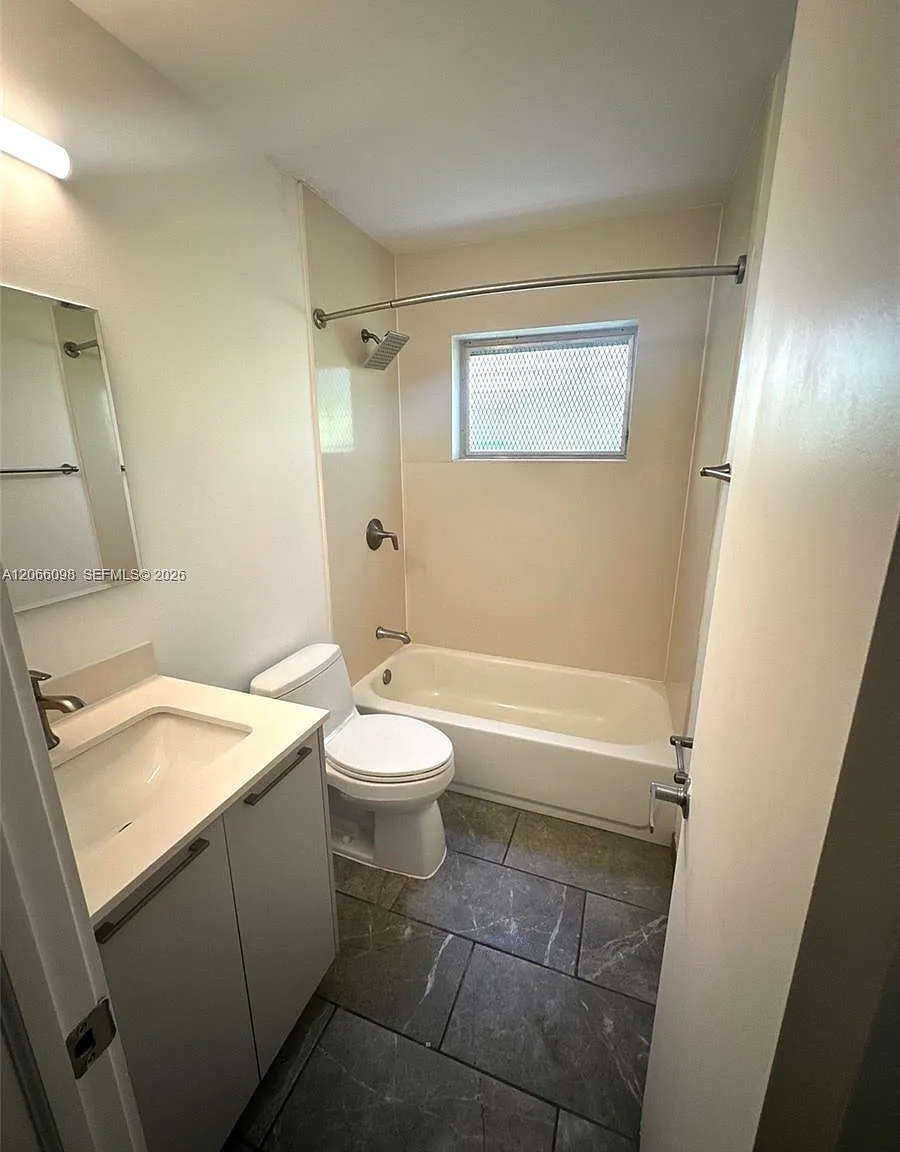 710 Meridian Ave — Photo 2