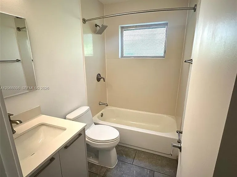 710 Meridian Ave #10 — Photo 2