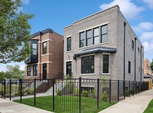 3300 S Giles Ave, Chicago, IL 60616