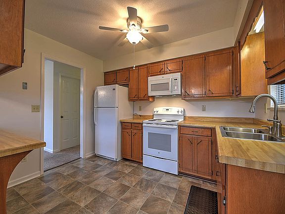 4th image of 3340 Newport Hwy