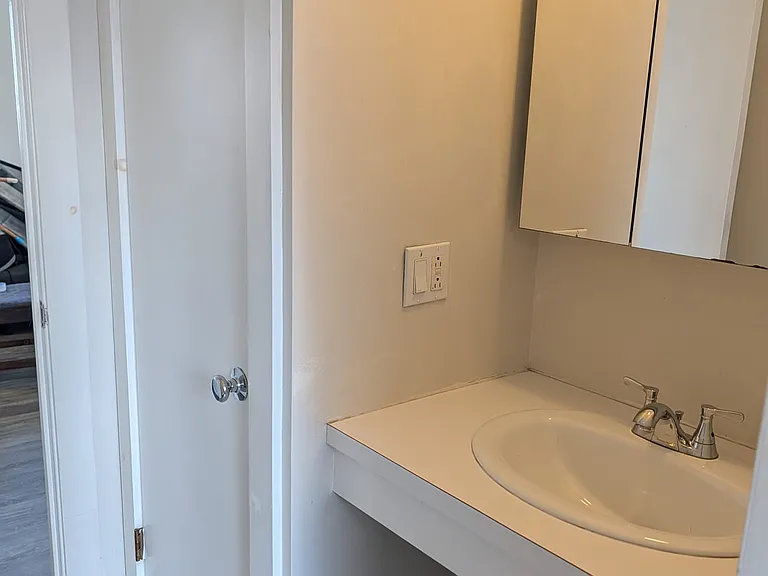 1004.5 Fanny St #L — Photo 10