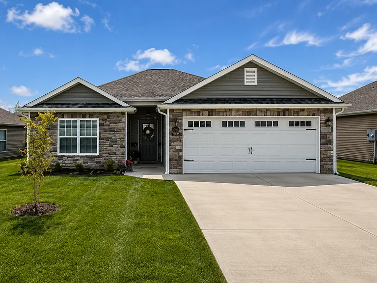 4070 W Posey Ln — Photo 1