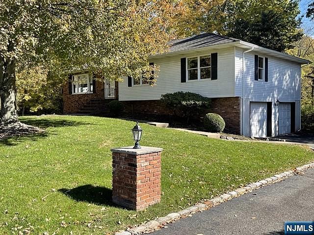1st image of 101 S Colonial Dr