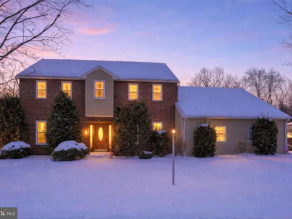 1st image of 22 Teaberry Dr