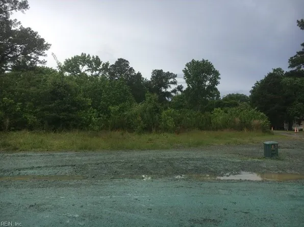 2022 Holland Rd, Suffolk, VA 23434