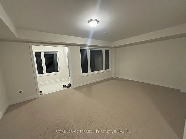 55 Ingersoll Ln — Photo 2