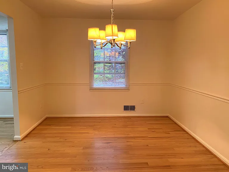 6802 Dina Leigh Ct — Photo 10