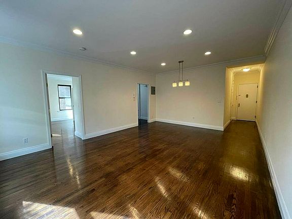 2nd image of 22 W 77th St #55A