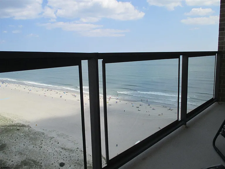 4800 Boardwalk #1902 — Photo 11