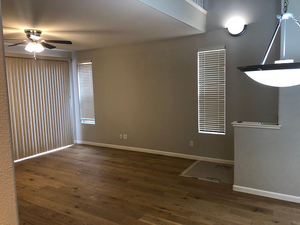 1st image of 828 Copper Ln
