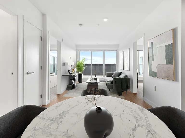 3833 Fraser St — Photo 16