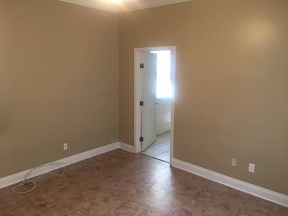 4th image of 1809 Aubry St