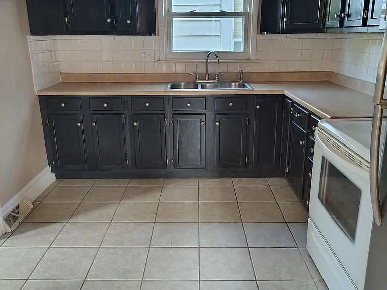 1112 Franklin St — Photo 12