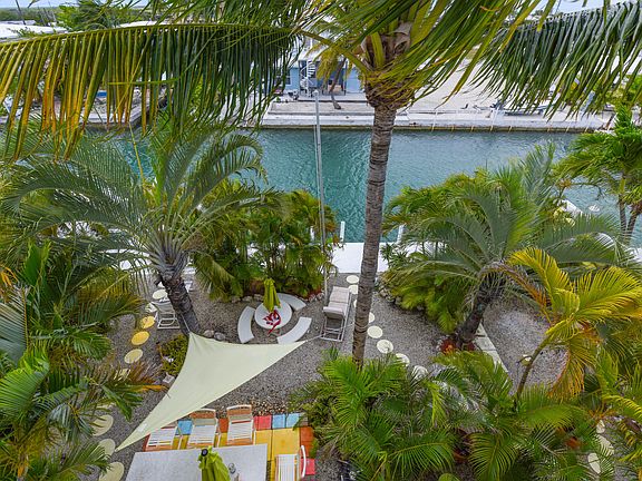 3rd image of 249 Caribbean Dr E