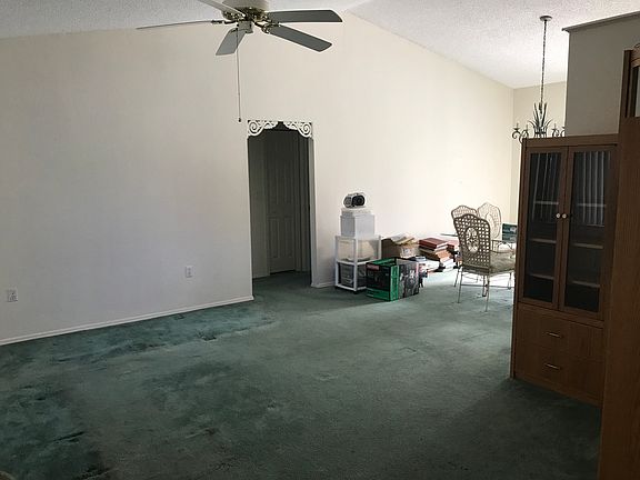 3rd image of 10924 Rossiter Ave