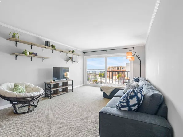 960 Shorepoint Ct APT 316, Alameda, CA 94501