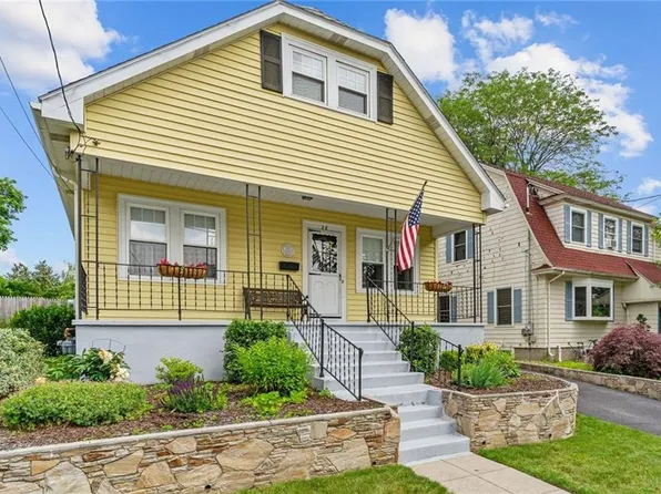 28 Sumach Ave, Riverside, RI 02915