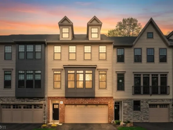 92 Cinnamon Dr, Upper Saddle River Boro, NJ 07458