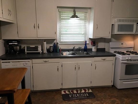 4th image of 4009 Wood St