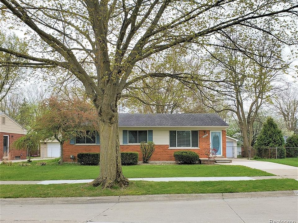 1st image of 28567 Wentworth St