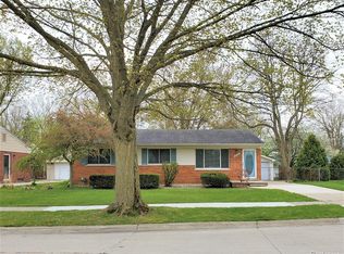 28567 Wentworth St, Livonia, MI 48154