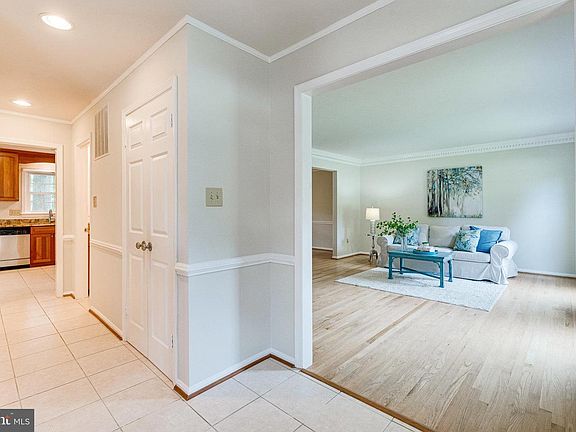 3rd image of 9706 Doulton Ct