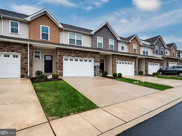 26 Hubbardton Ct, Reading, PA 19608