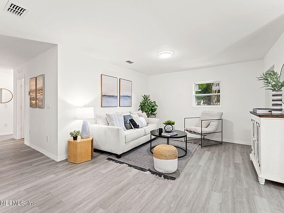 4th image of 1071 N CANAL Street